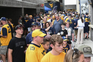 NOTEBOOK: WVU's Fan Day a hit for attendees and players alike